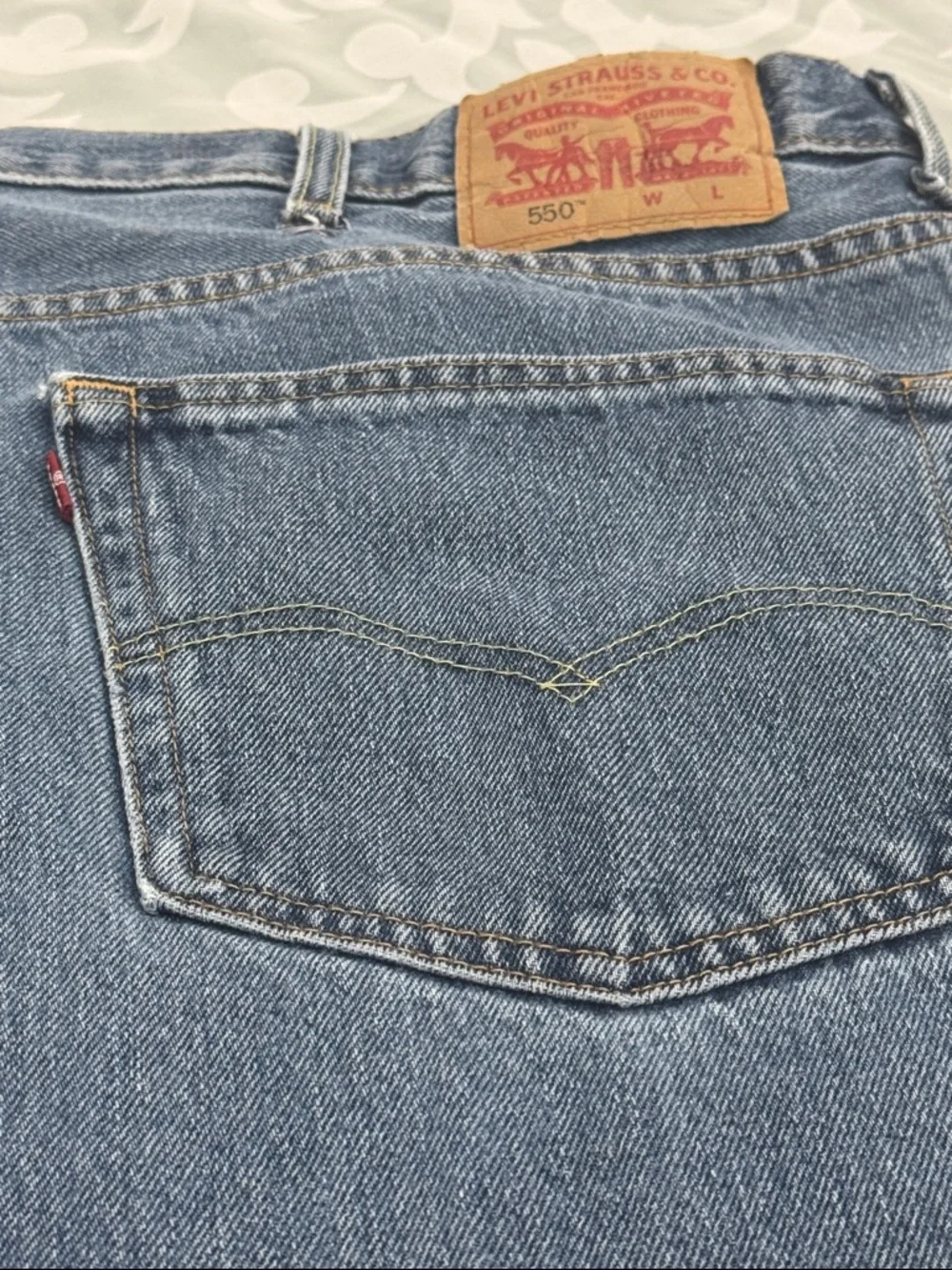 Levi's 550 Men’s Light Blue relaxed fit Straight Jeans (OLCC)